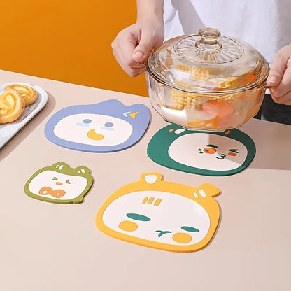 HeatGuard™ Silicone Heat-Resistant Trivet Mat